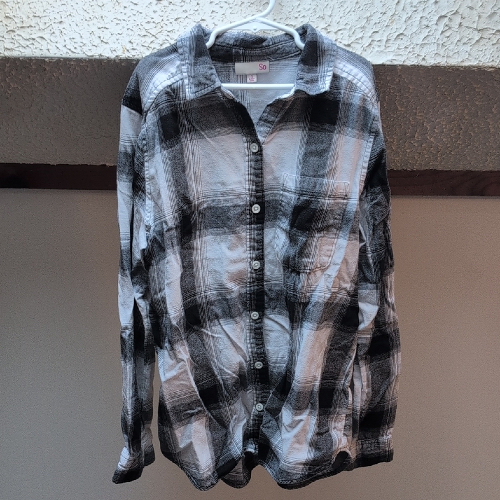 SO Black and White Plaid Casual Button Down Shirt